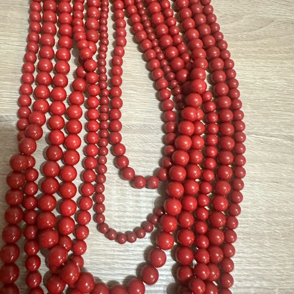 Elegant Red Beaded Necklace - Picture 4 of 6
